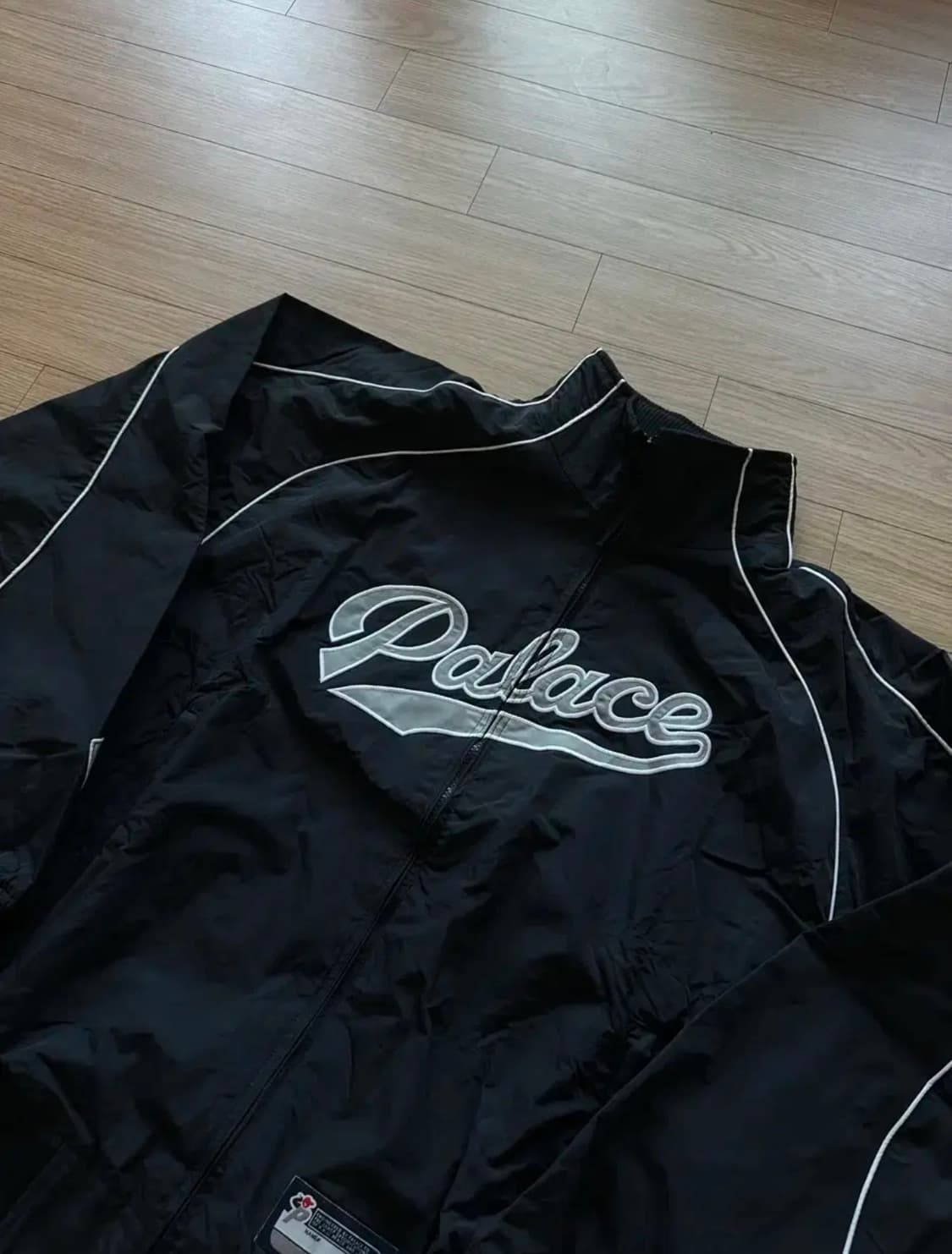 팔라스 스포츠 밋 스크립트 자켓 블랙 - 22FW 상품이미지1