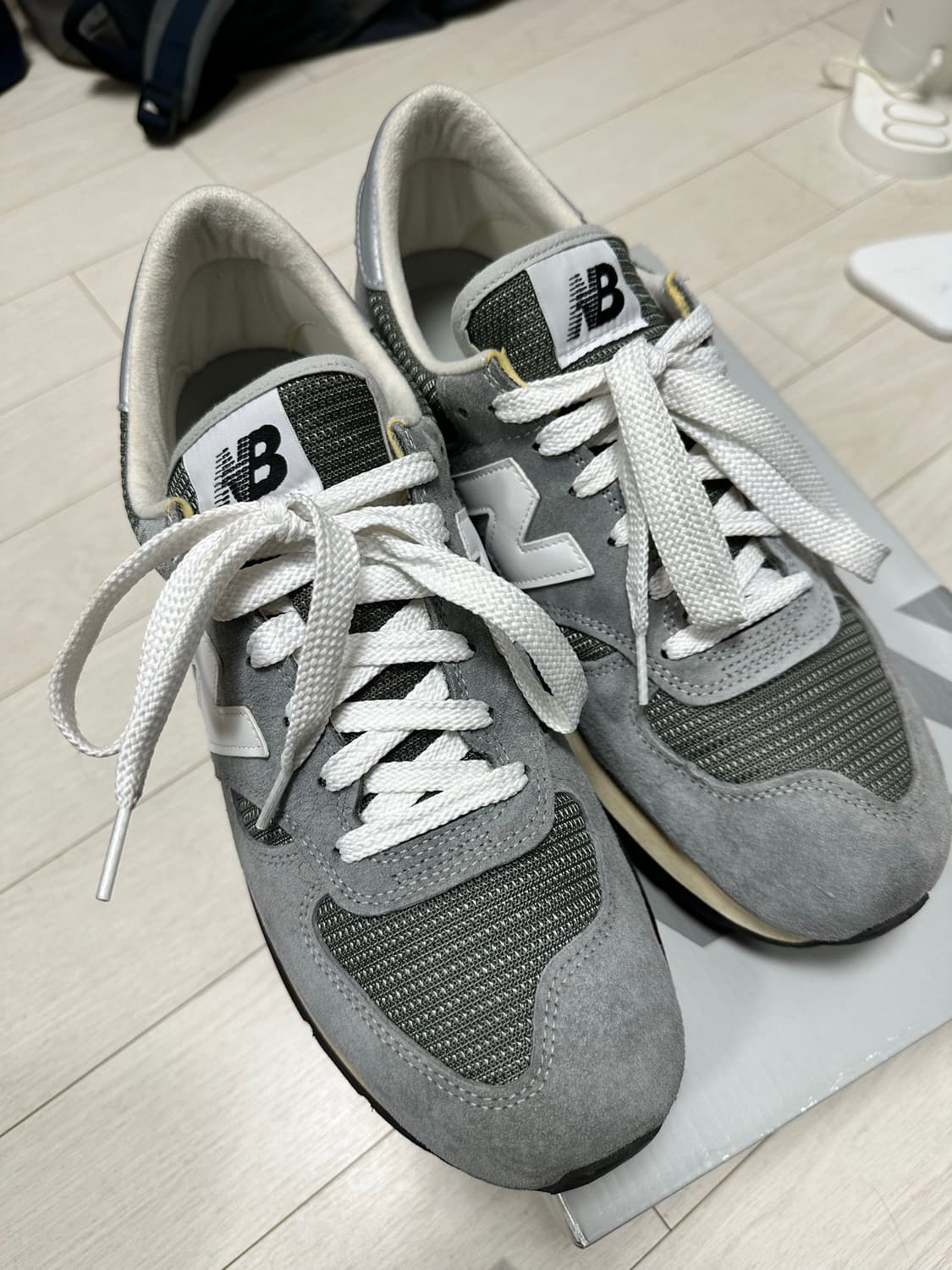 뉴발란스990v1 295사이즈 실착 5회이하 상품이미지1