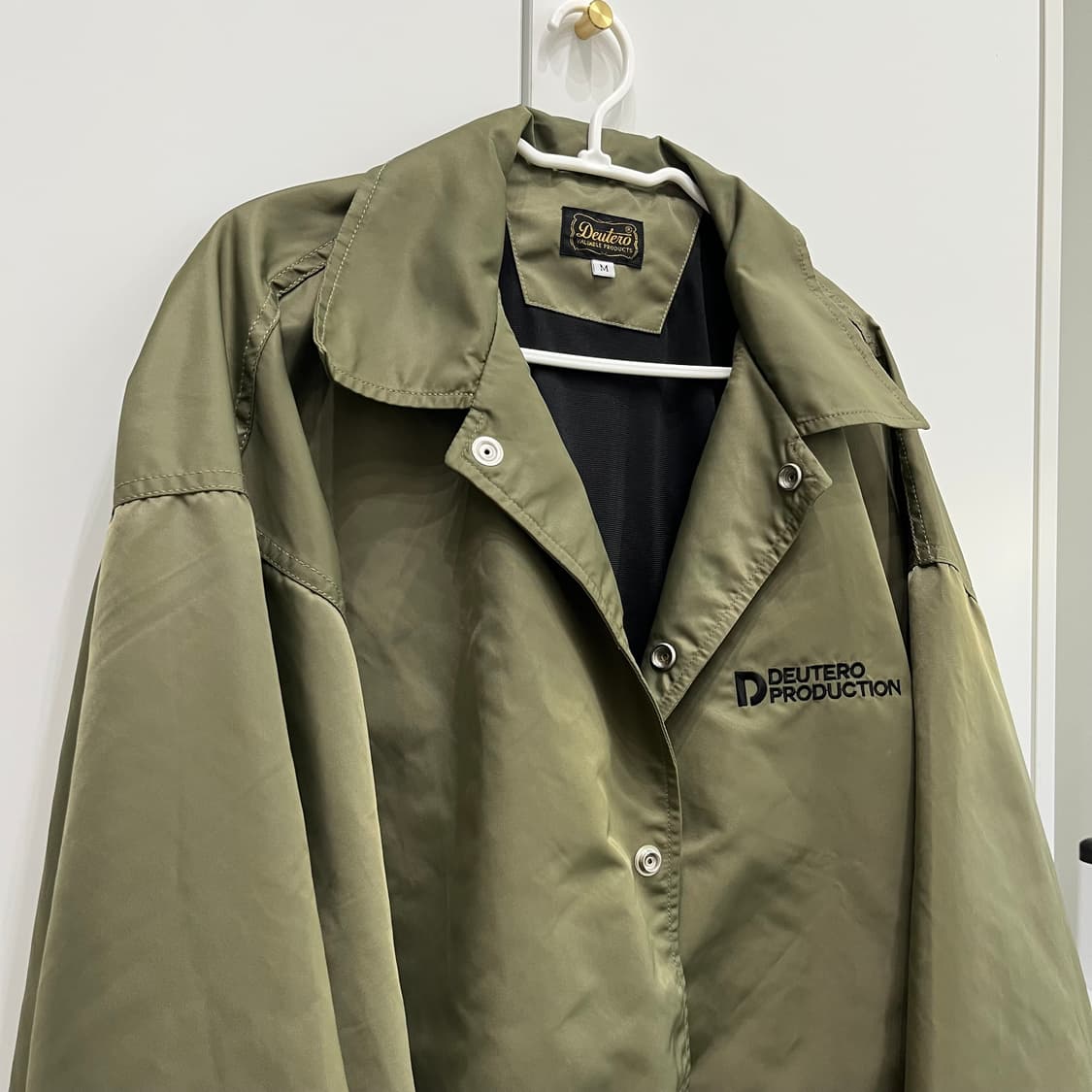 듀테로 프로덕션 자켓 올리브 카키 상품이미지2