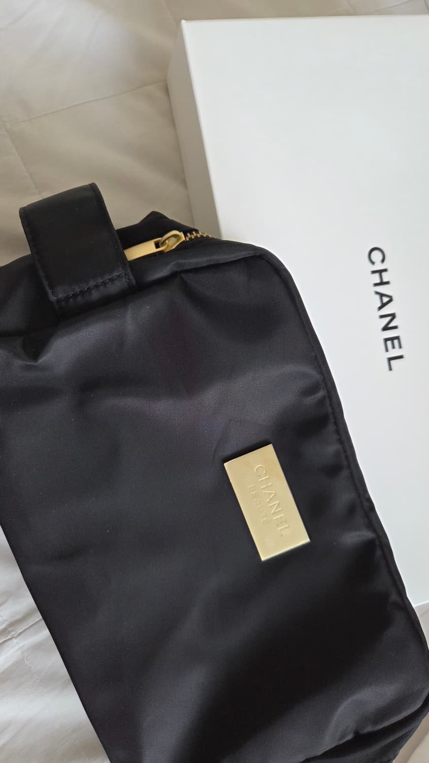 샤넬 뷰티 블랙 파우치 상품이미지1