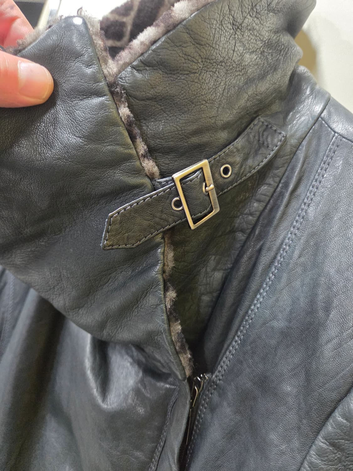 아르마니 비대칭 가죽 코트 상품이미지6