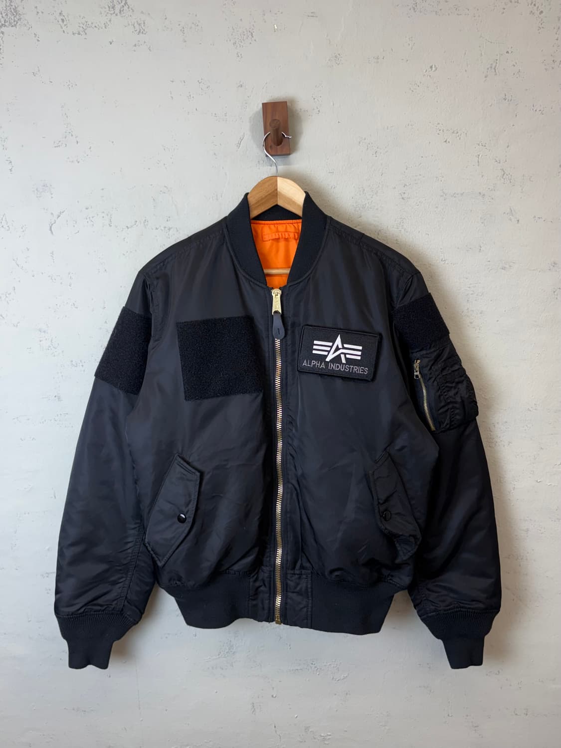 알파인더스트리 MA-1 블랙 자켓 상품이미지1