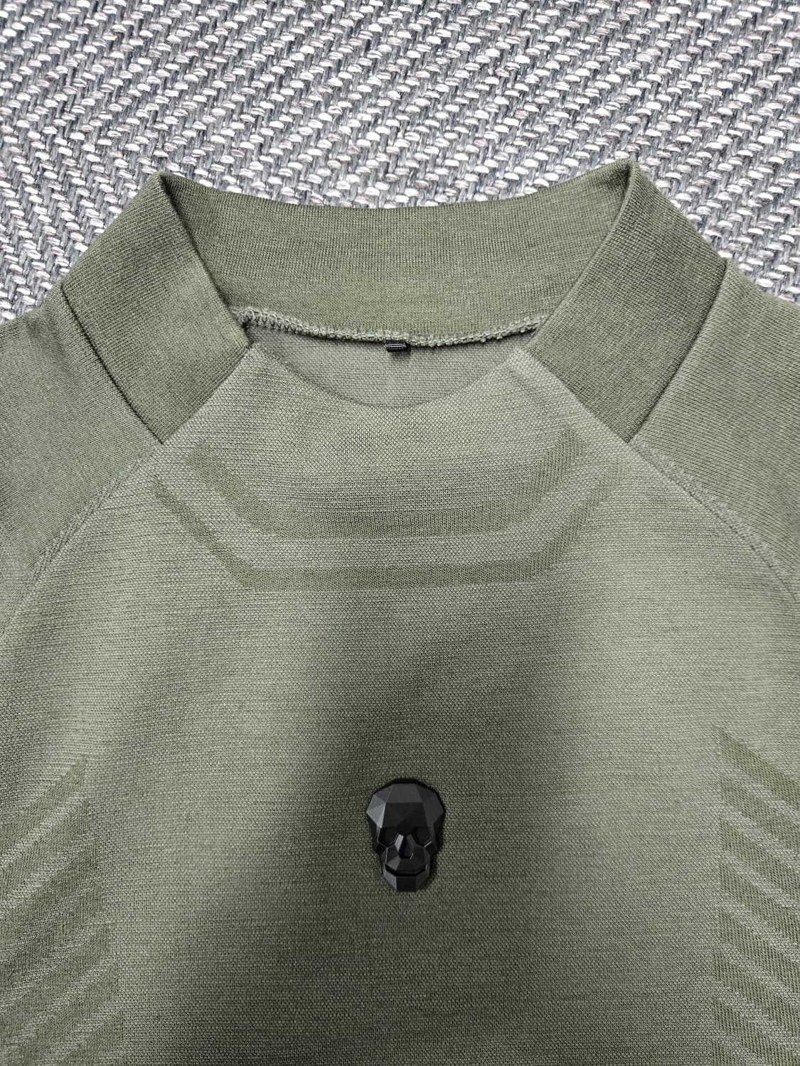 어메이징크리골프 A34MTS08-99 에어 로스페이스 수트 테크울 티셔츠 상품이미지5