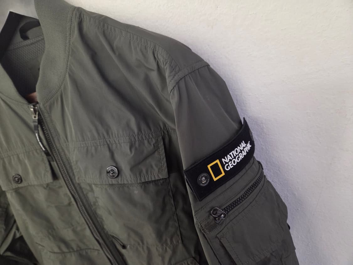 내셔널지오그래픽 카키색 봄버 자켓 L 상품이미지3