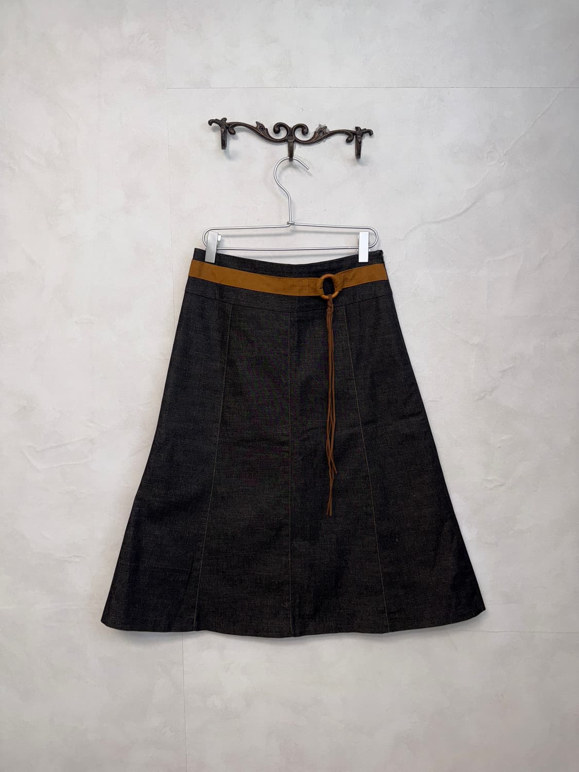Raw black denim western belted midi sk 상품이미지1