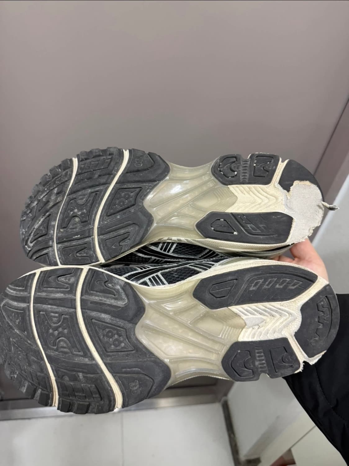 아식스 젤 카야노 14 블랙 실 그레이 295 상품이미지5