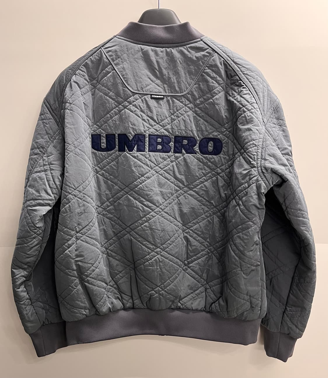 엄브로 리버시블 경량 패딩 상품이미지2