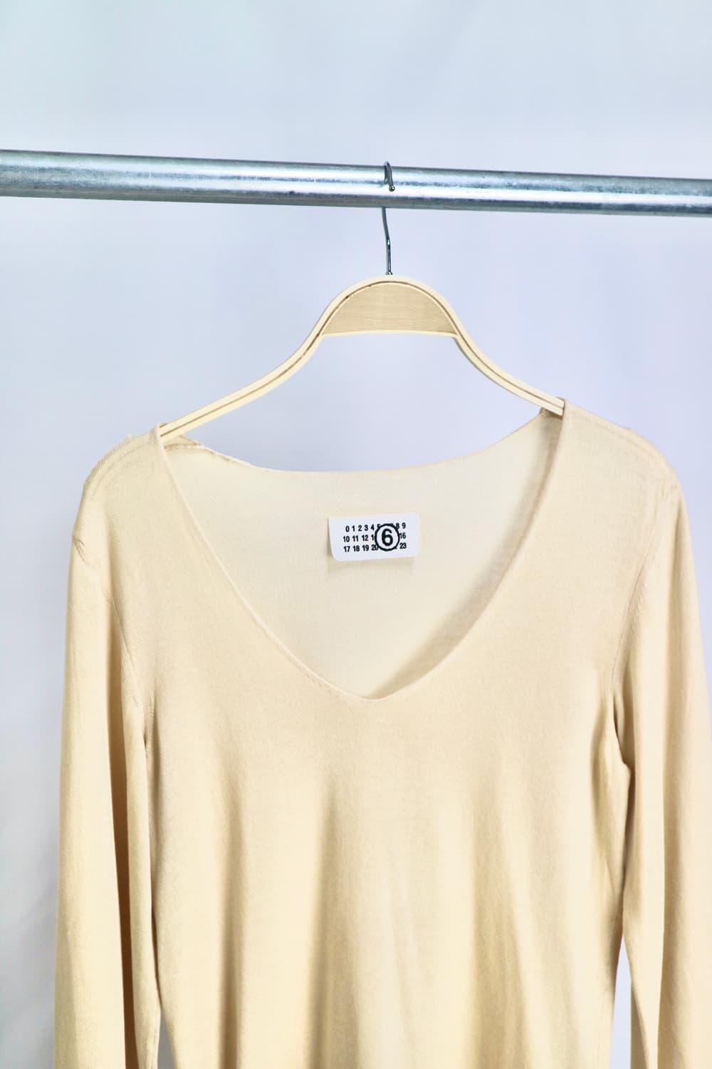 MM6 v-neck knit 상품이미지3