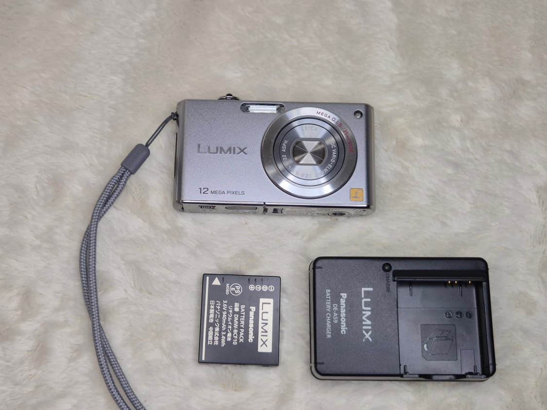 📸 Panasonic LUMIX DMC-FX40 실버 판매합니다 상품이미지2