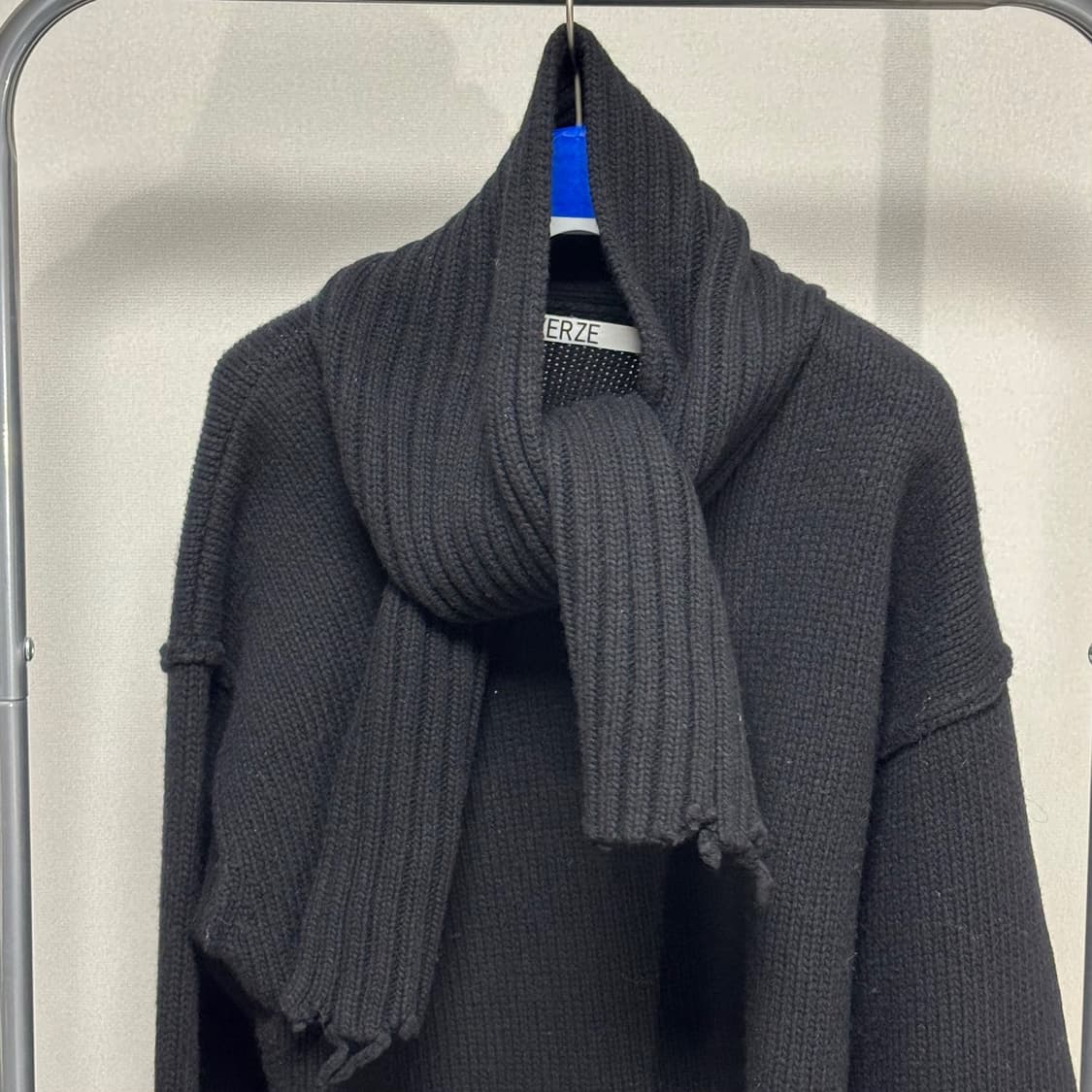 F) PERVERZE 퍼버즈 머플러 크래쉬 니트 상품이미지4