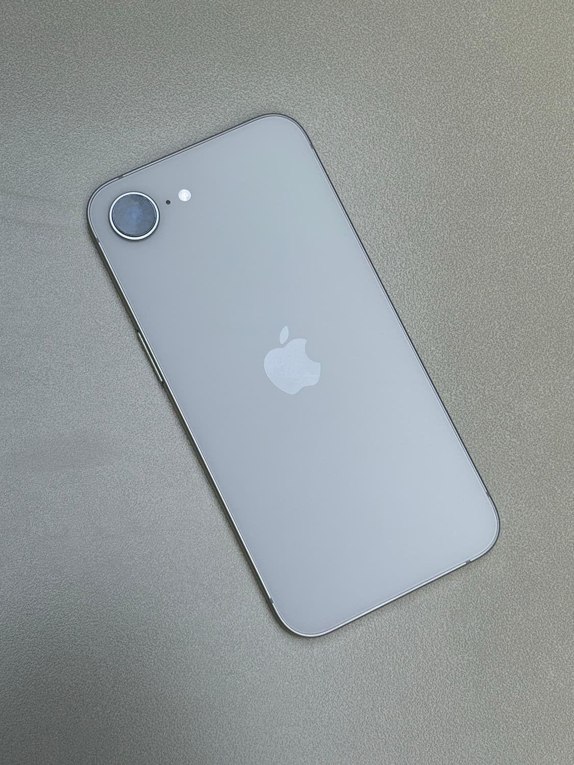 아이폰16e 256기가 팝니다 상품이미지1