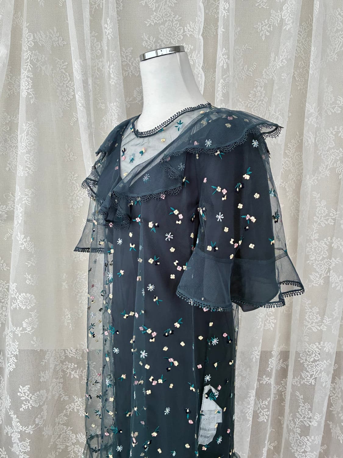 55) 한섬 오즈세컨 자수 시스루 원피스 네이비 상품이미지4