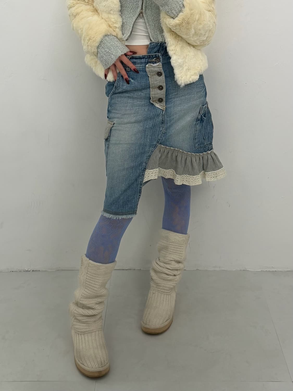 스웻 프릴 디테일 데님 패치 스커트 상품이미지4