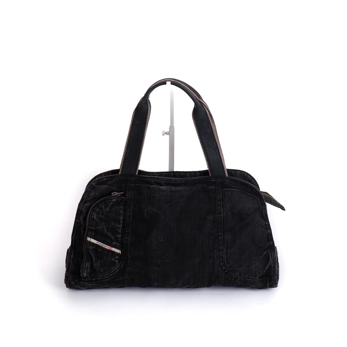 [DIESEL] 워시드 블랙 데님 숄더 백 상품이미지1