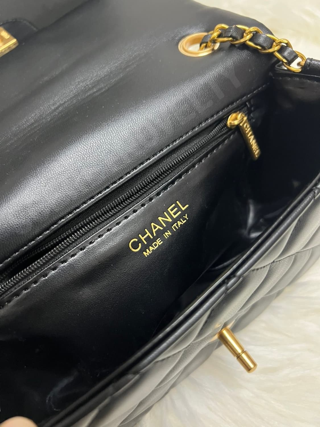 샤넬VIP 퀼팅 하트참 숄더백 크로스백 샤넬 코스메틱 상품이미지5