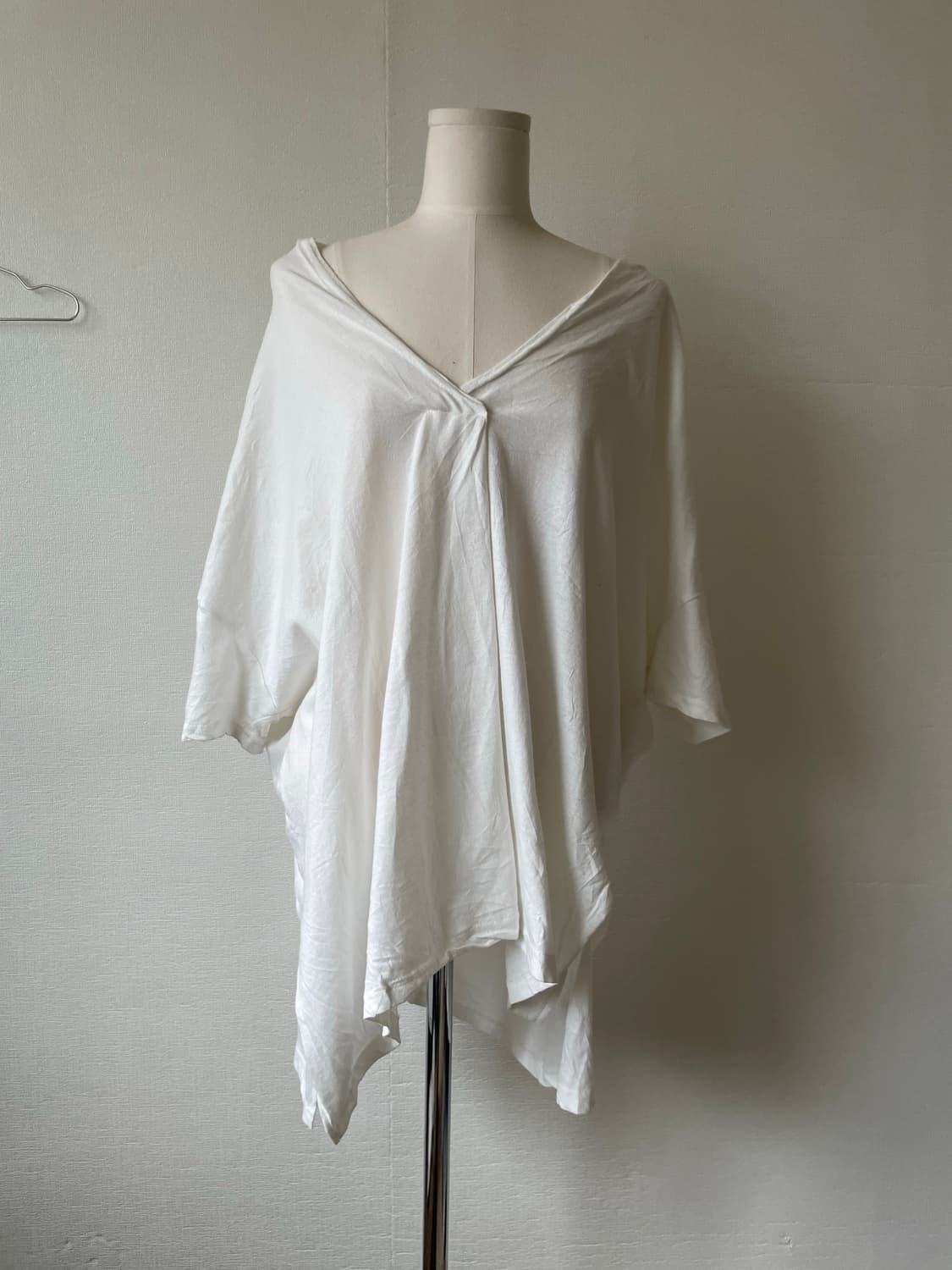 Japanese White Wrinkle Deep V-Neck 상품이미지9