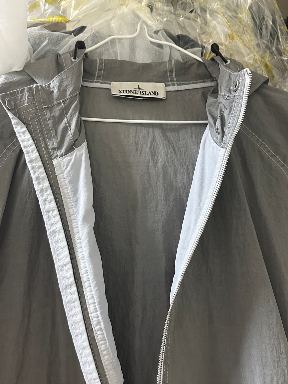 25ss 스톤아일랜드 나일론 메탈 바람막이 XXL 상품이미지5
