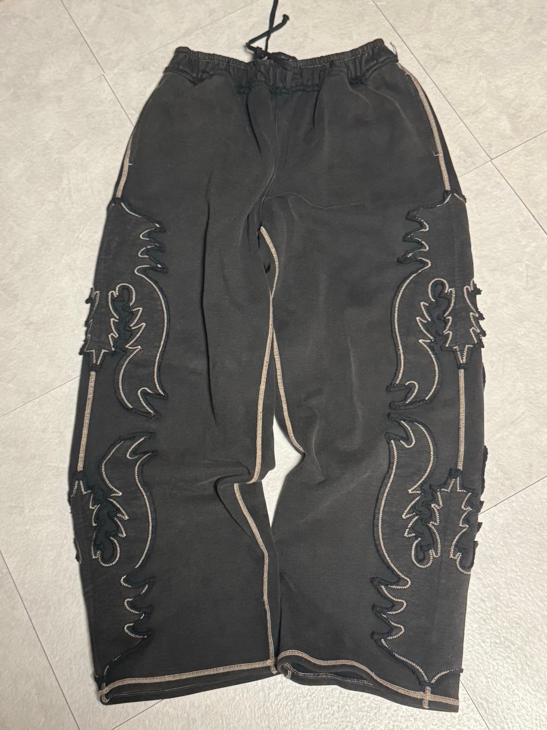 [1] 무라아에르 페더 아플리케 스웻팬츠 상품이미지3