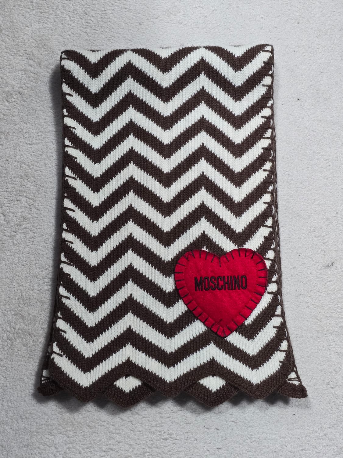 Moschino 모스키노 하트로고 지그재그 패턴 머플러 상품이미지1