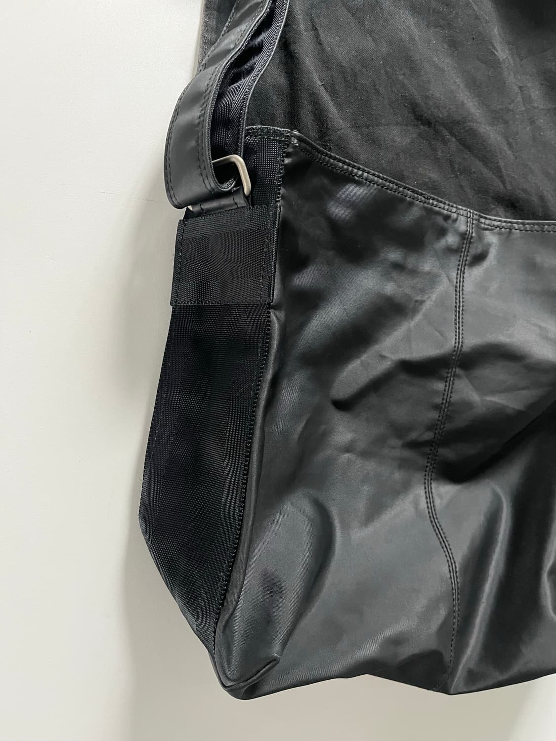 Y’SACCS 요지야마모토 블랙 나일론 크로스백 상품이미지6