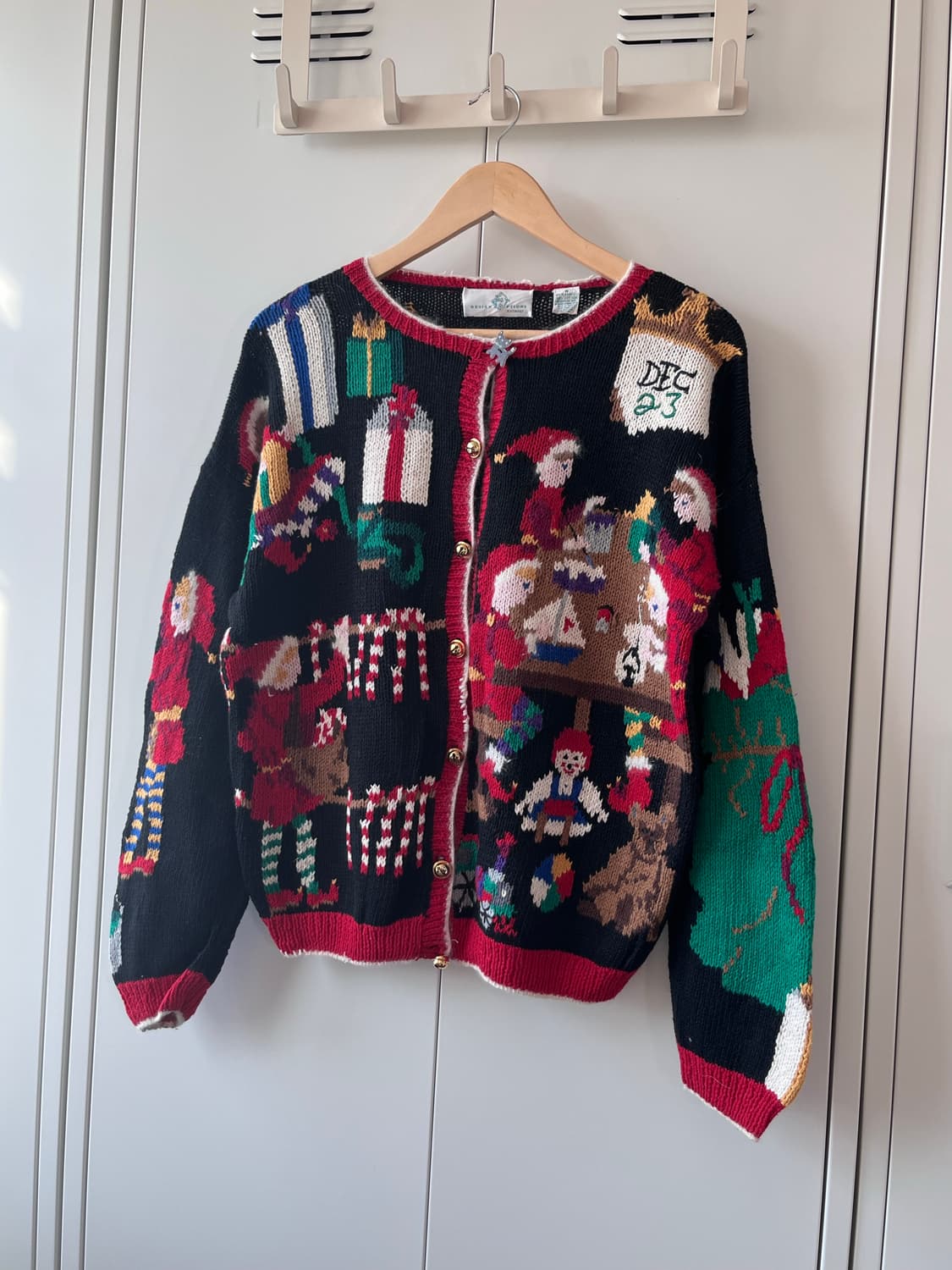 Design ptions 크리스마스 작업실 니트 가디건  상품이미지3