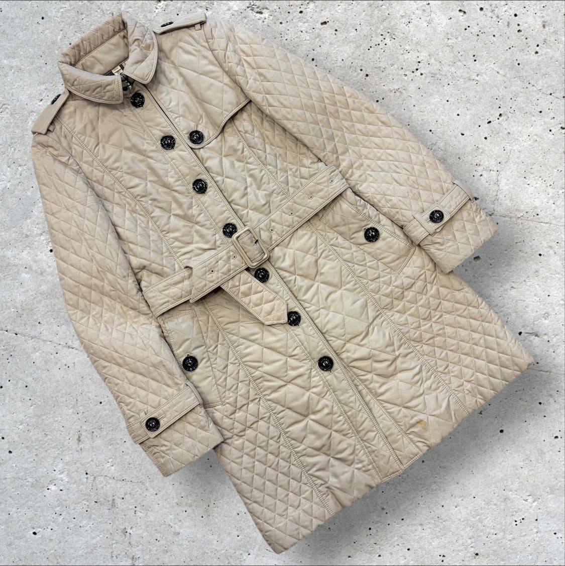 [4] 버버리 퀄팅 트렌치 벨티드 코트 베이지 C562 상품이미지1