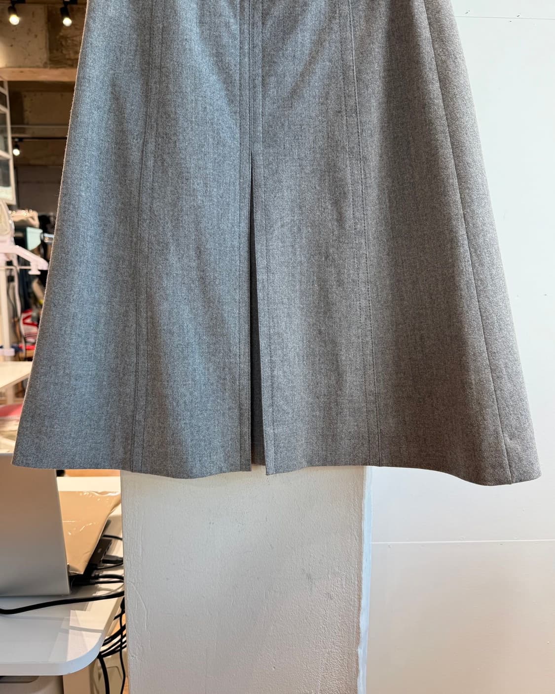 셀린느 그레이 울 핀턱 미디스커트 상품이미지7