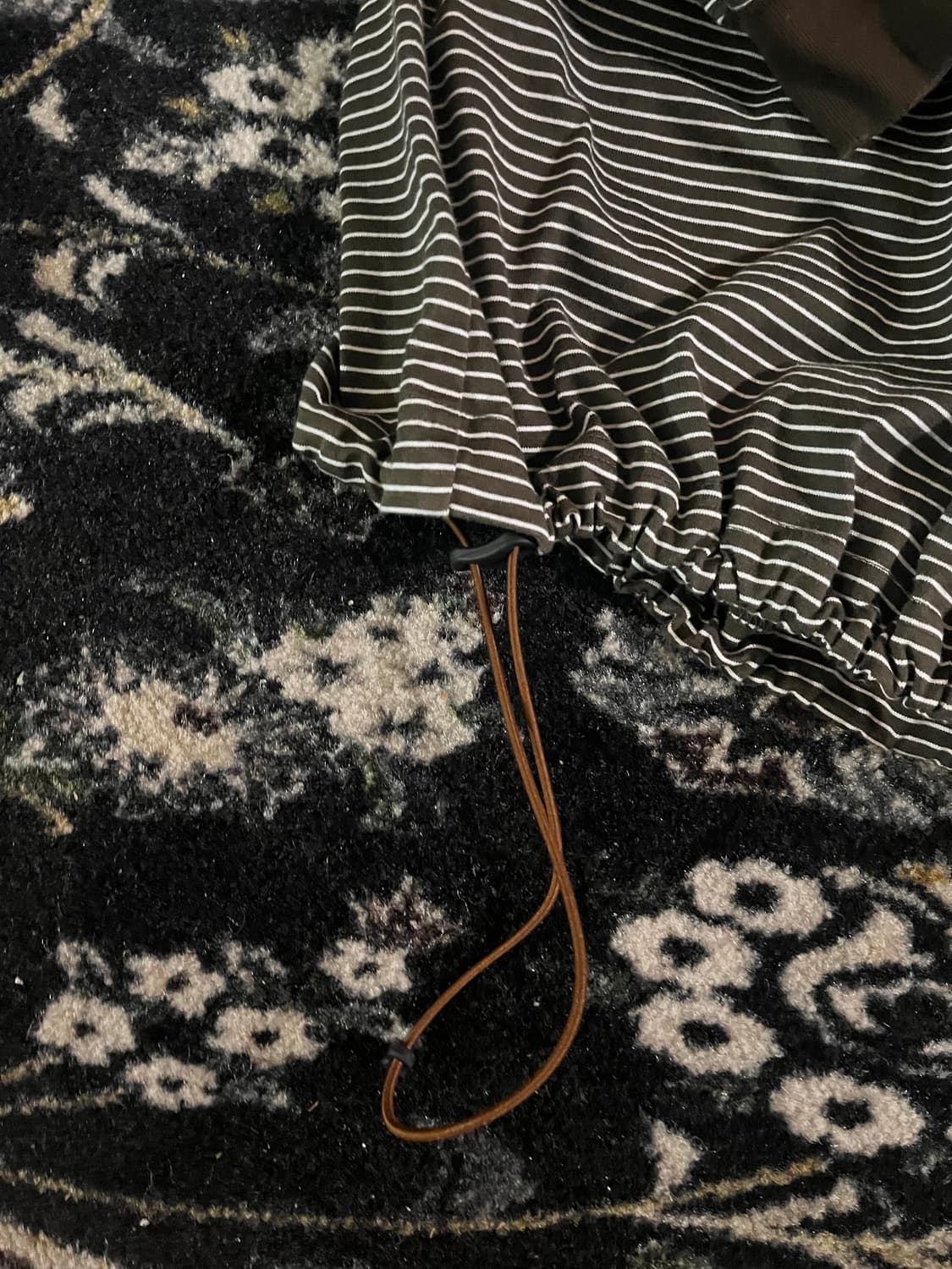 Is-ness 이즈네즈 벌룬 롱 슬리브 티셔츠 상품이미지4