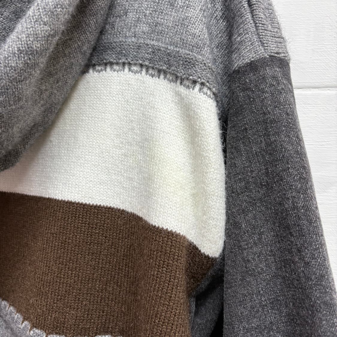 스트라이프 데님 소매 후드 니트  상품이미지5