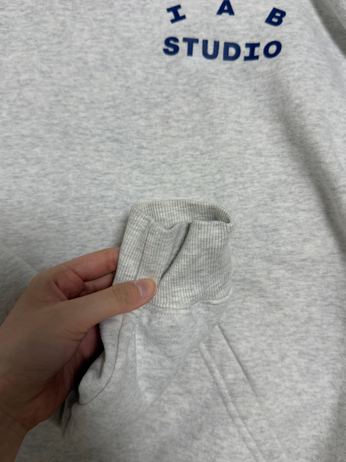 아이앱 IAB Studio Hoodie Light Gray 후드티 상품이미지4