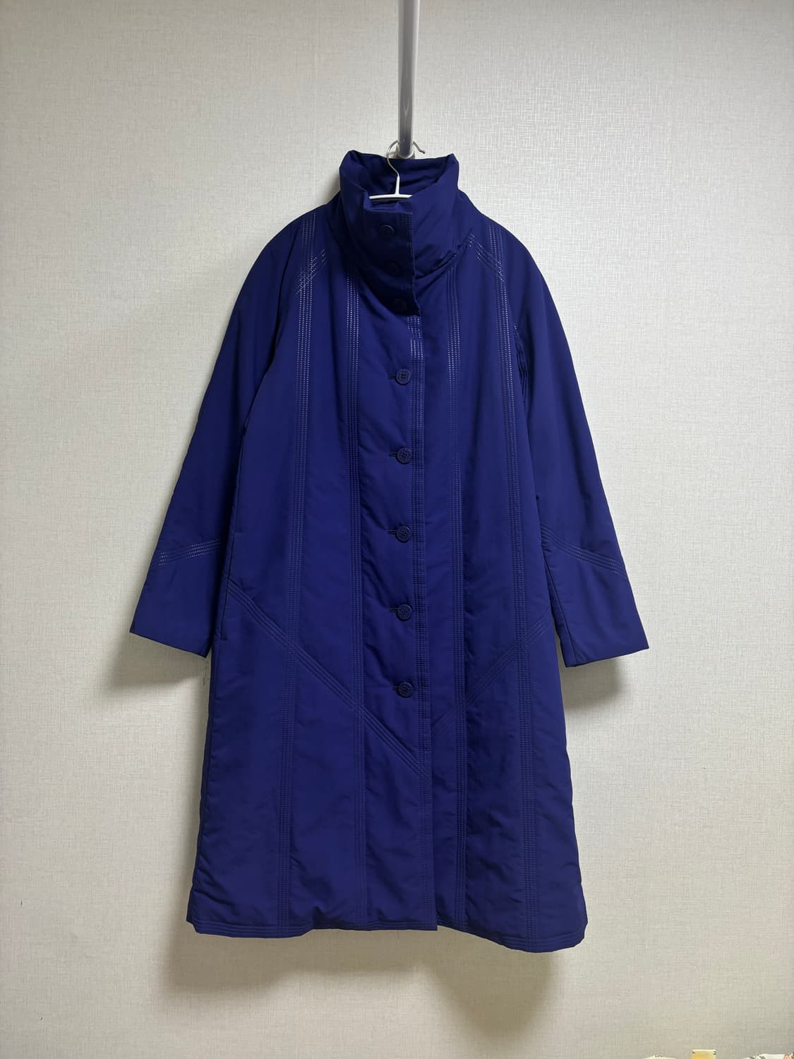 PLEATS PLEASE ISSEY MIYAKE 하이넥 버튼 롱 코트 상품이미지1