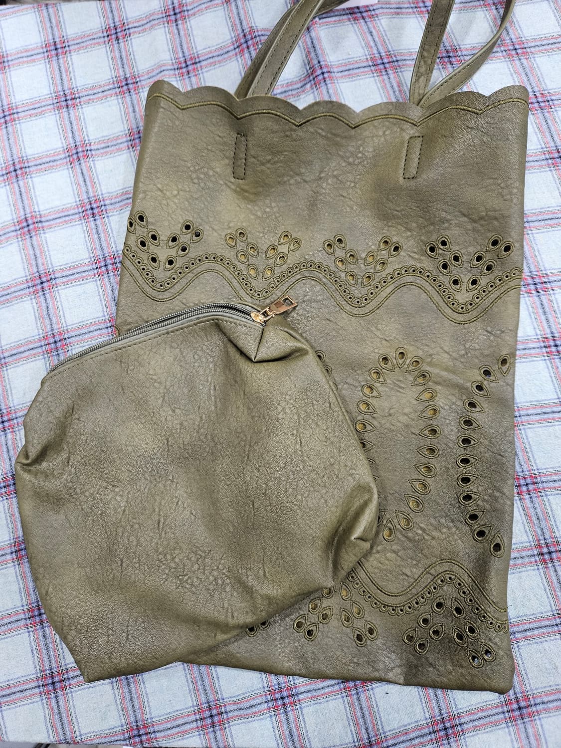 올리브그린 펀칭 토드백 상품이미지5