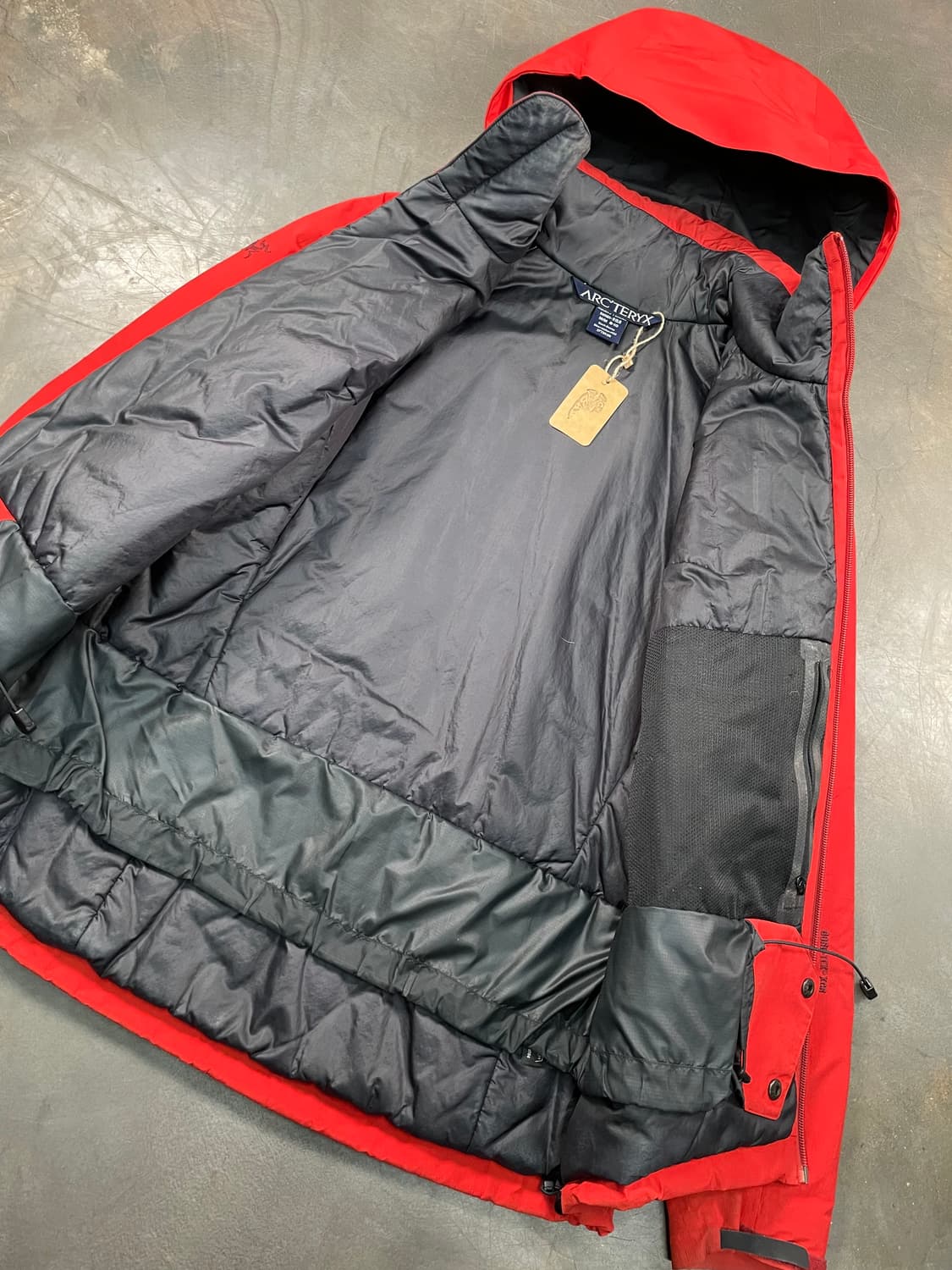 아크테릭스 피션 AR 패디드 자켓 상품이미지5