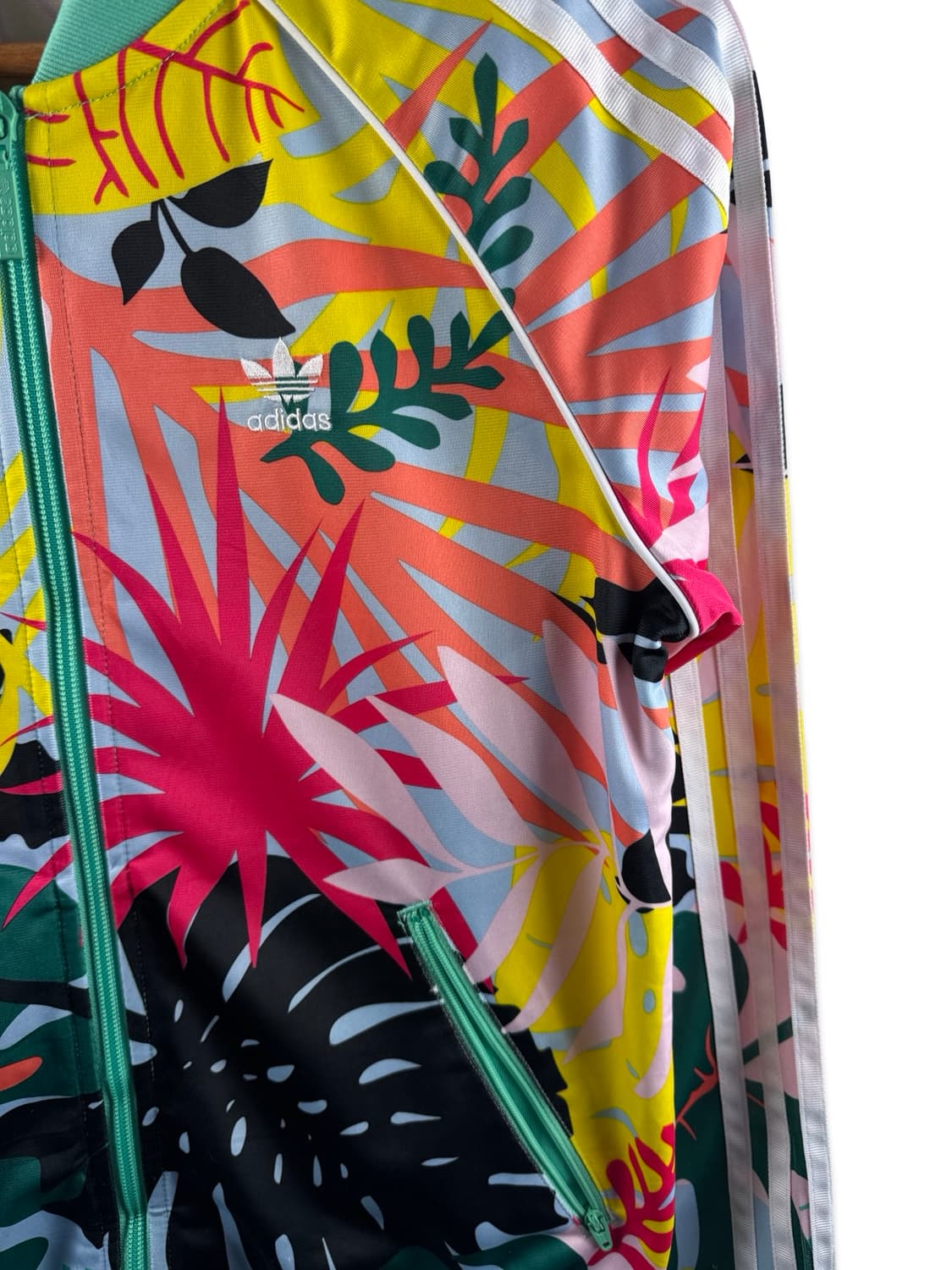 아디다스 트로피칼라주 멀티컬러 트랙져지2218 상품이미지5