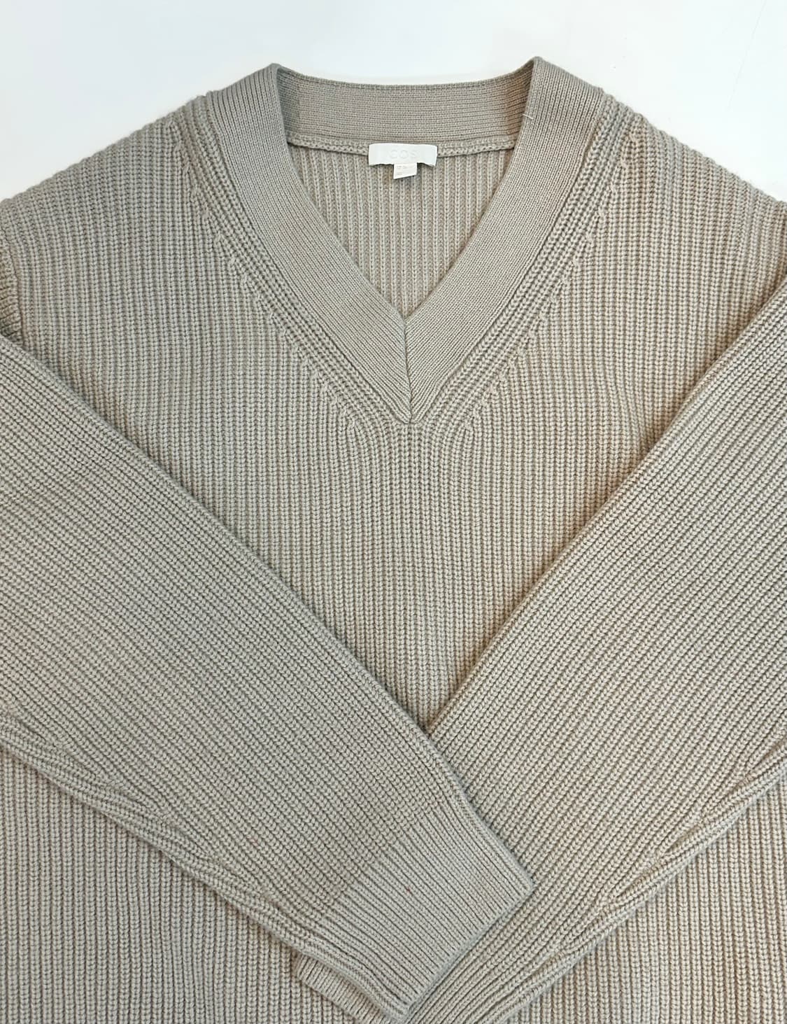 COS 브이넥 울니트 베이지 XL (민트급) 상품이미지7