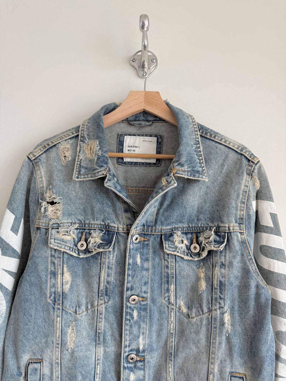 자라(ZARA) 디스트로이드 데님 자켓 상품이미지2