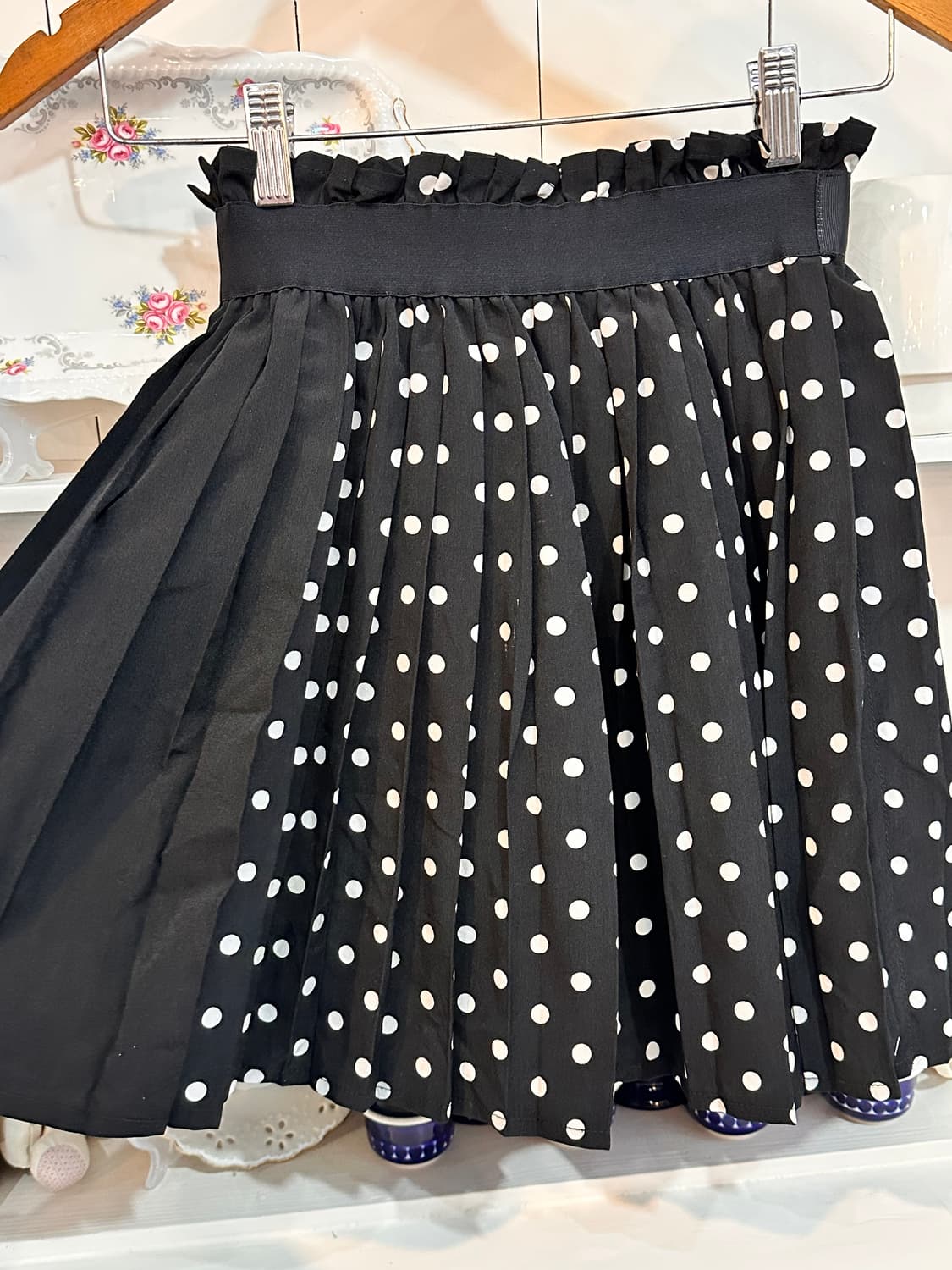 러브라비 도트 플리츠 스커트 블랙 상품이미지3