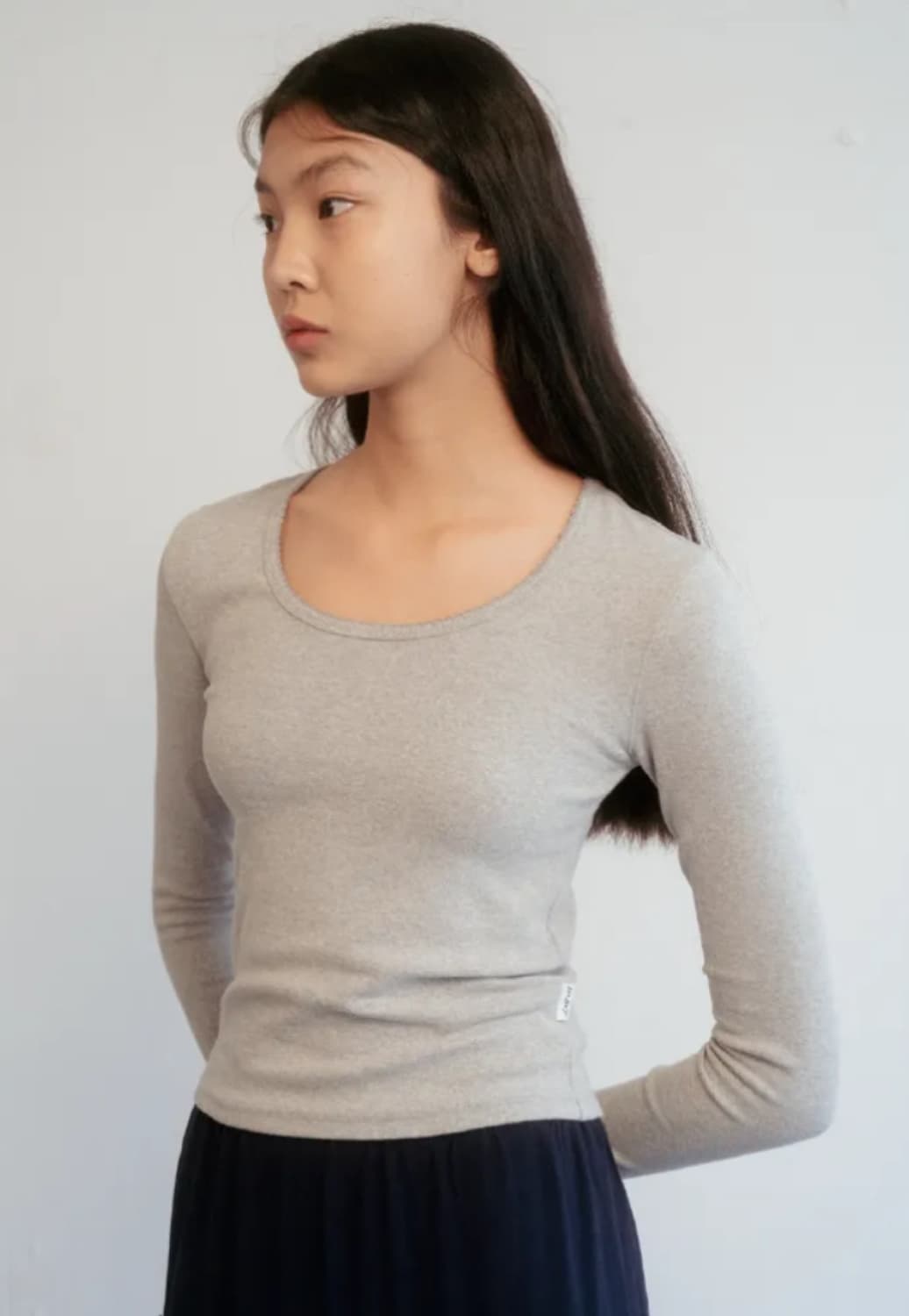 홈바디띵즈 롱슬리브 u neck long sleeve 상품이미지1