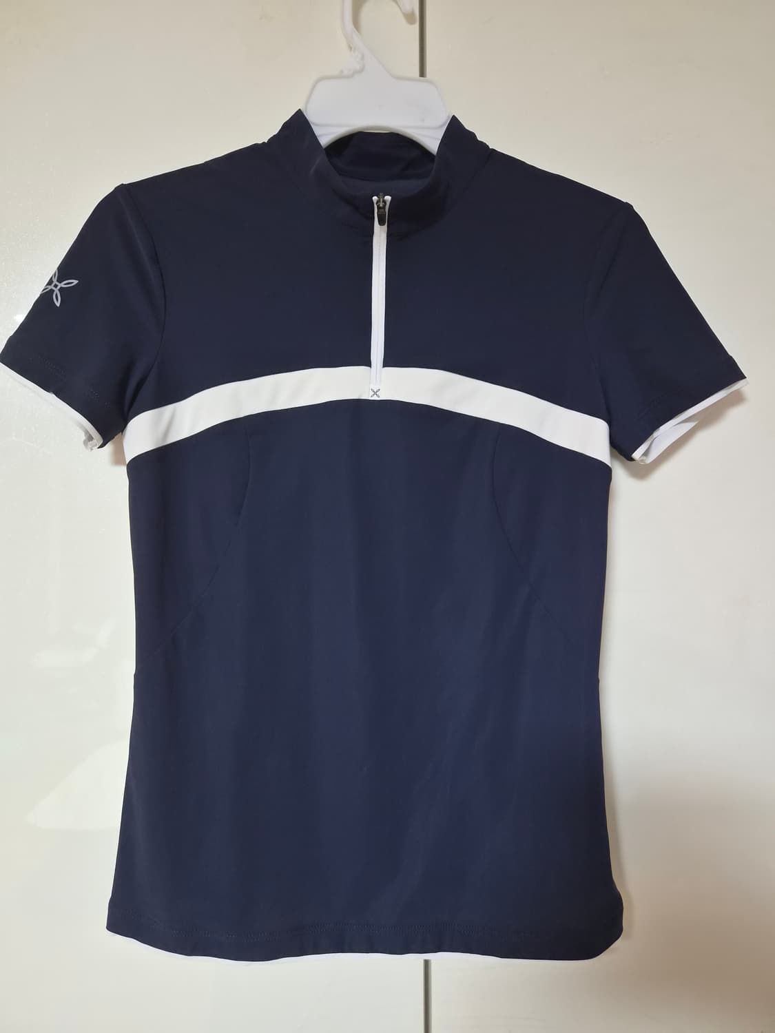 몬츄라 여성 기능성 반팔 반집업티/사이즈S 상품이미지1