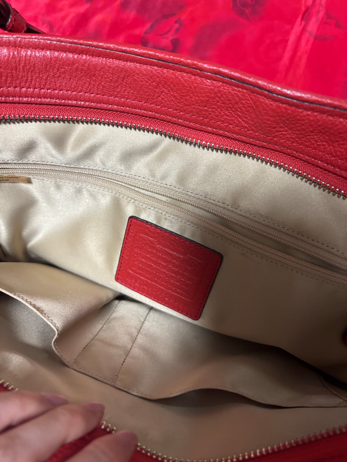 코치 레드 숄더백 상품이미지2