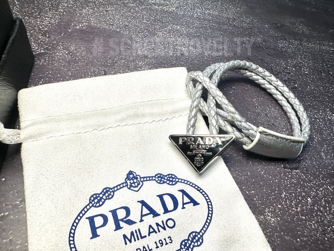 프라다 가죽 팔찌 실버 풀박스 상품이미지10