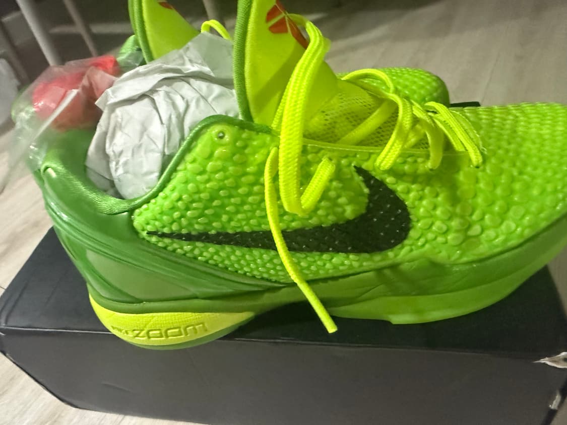 코비6 그린치 상품이미지2