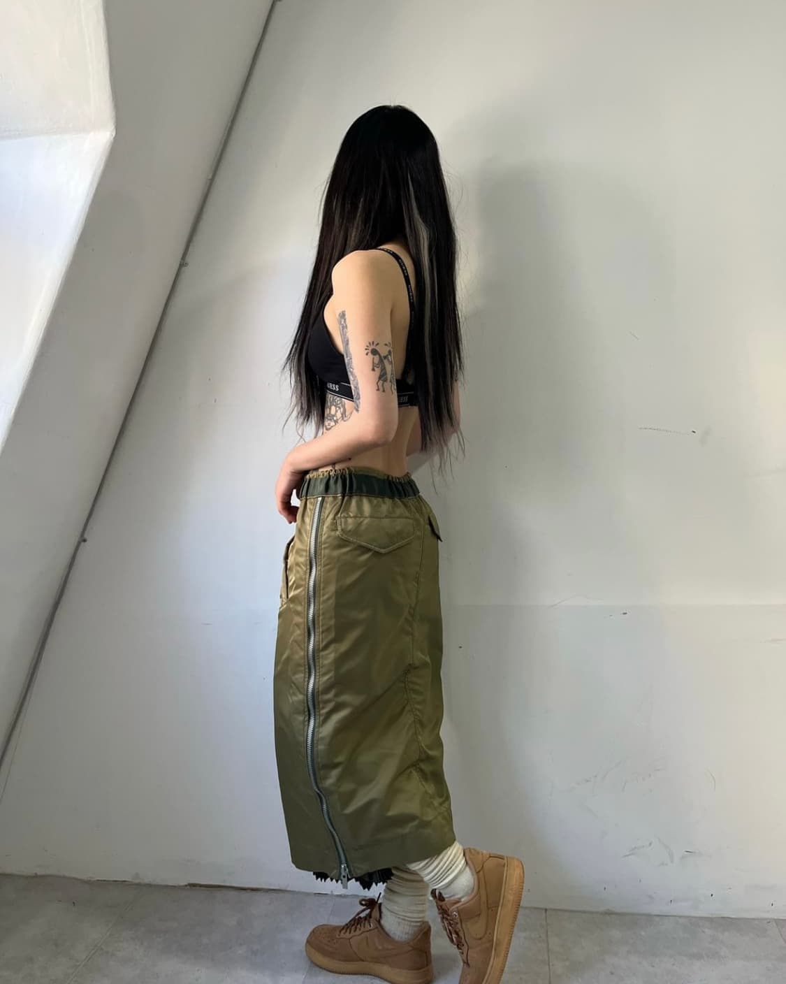 사카이 플리츠 집업 스커트 카키 상품이미지6