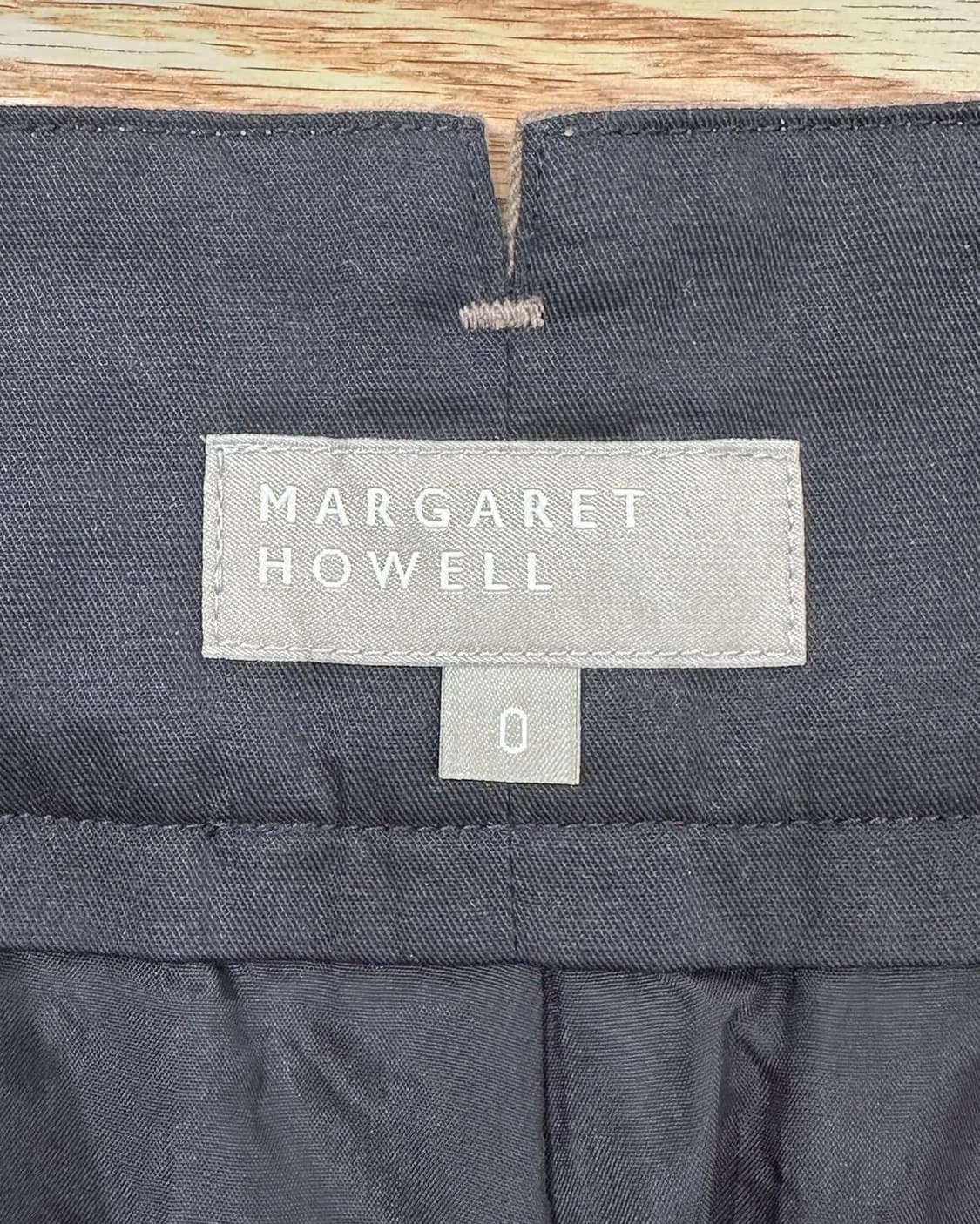 마가렛 호웰 베이지 원턱 미디 스커트 상품이미지7