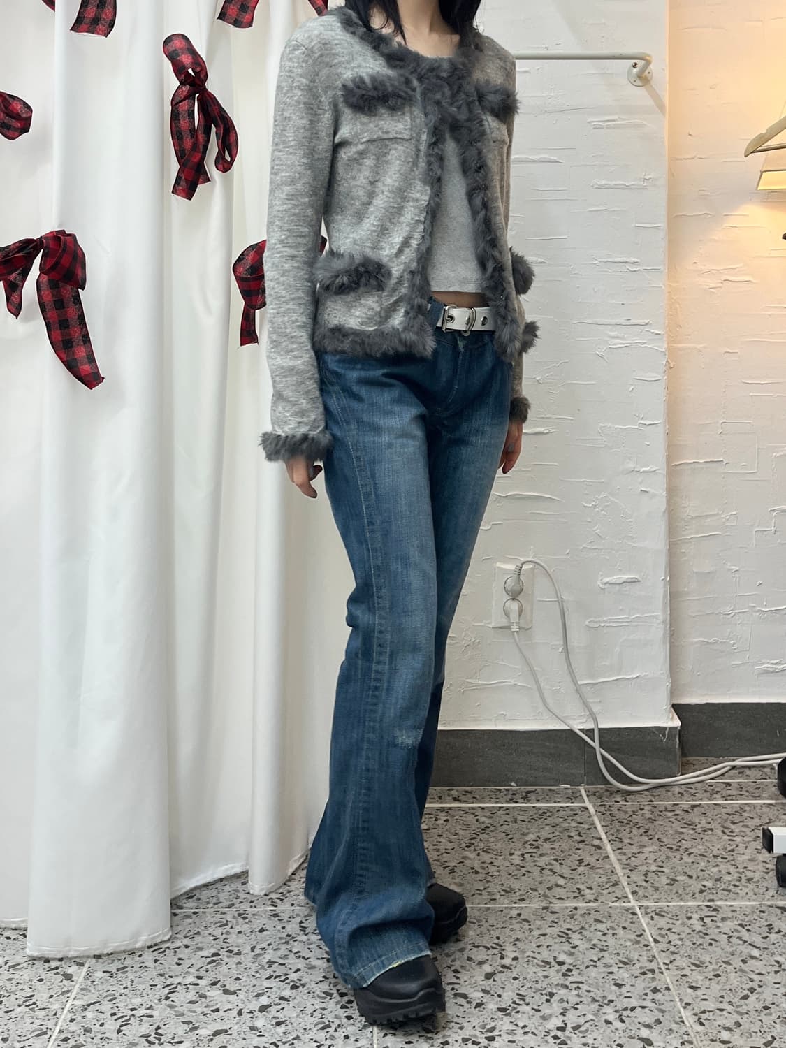 Furry edge grey cardigan 상품이미지3