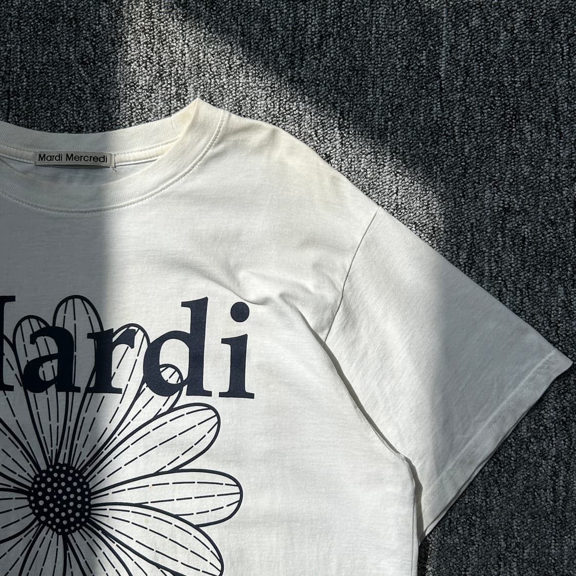 마르디 메크르디 빅로고 반팔티셔츠  상품이미지2