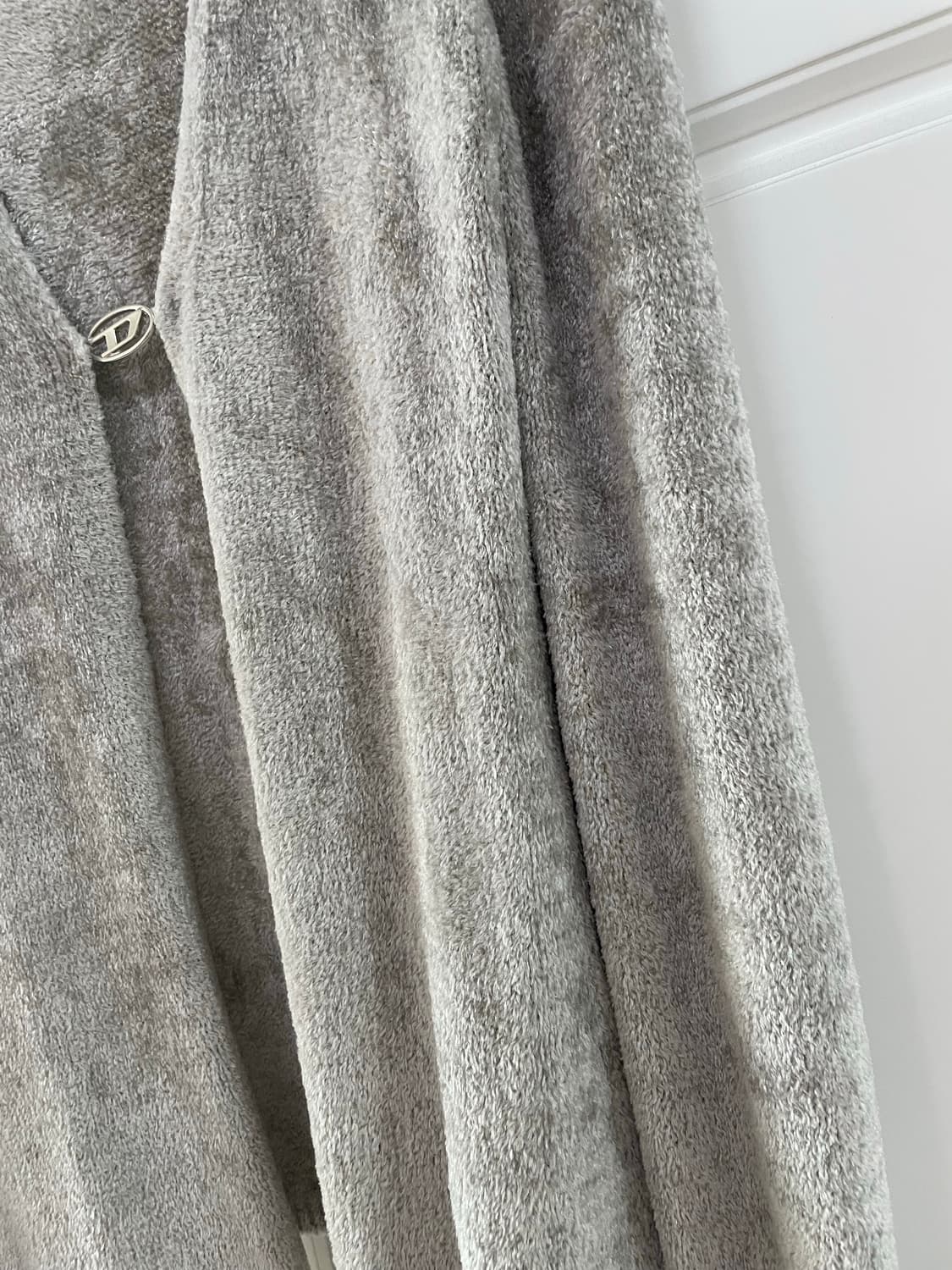 DIESEL 퍼 부클 가디건 (그레이) 상품이미지4