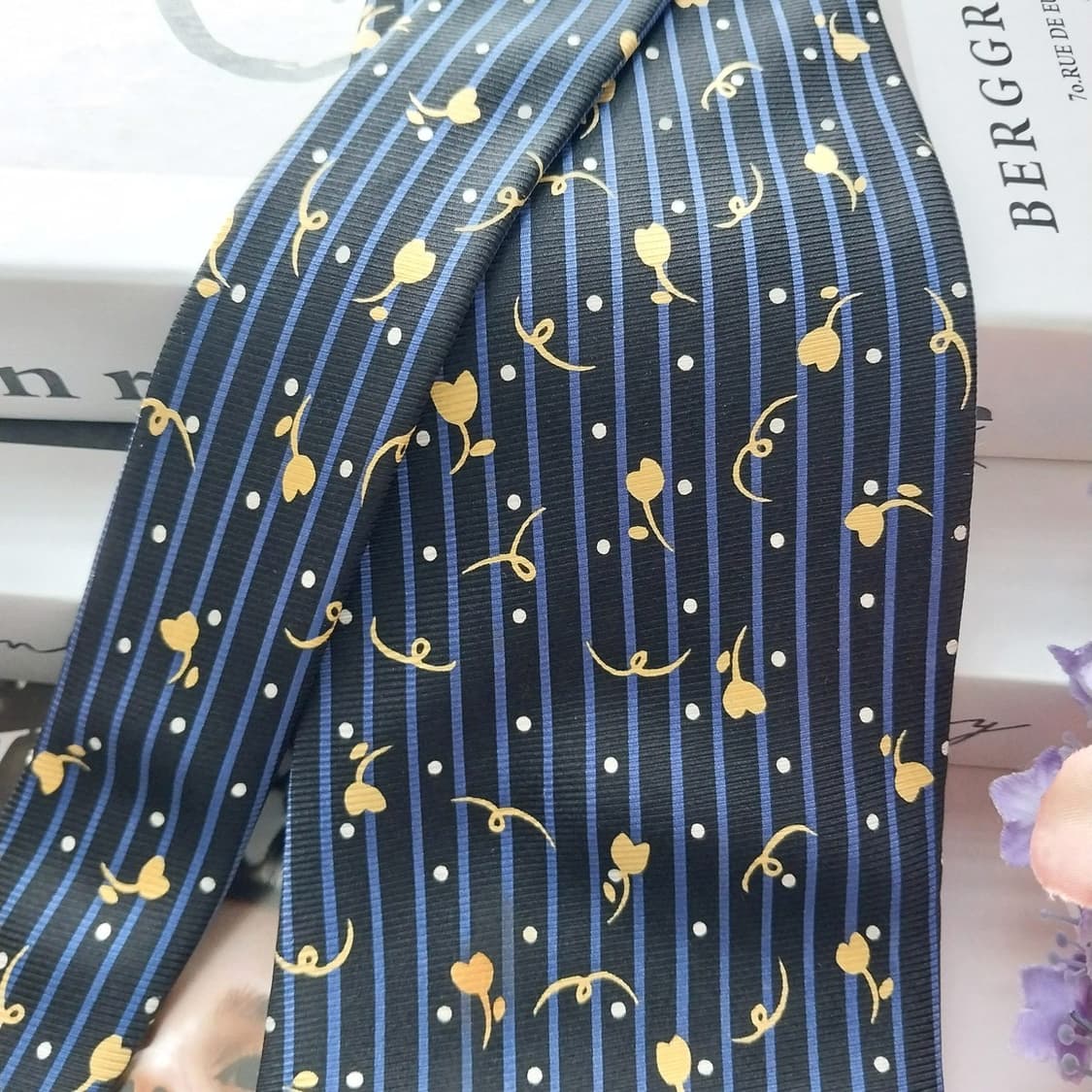 피에르 발망 실크 블랙&블루 플로럴 넥타이 9.7cm A등급 K1286
 상품이미지3