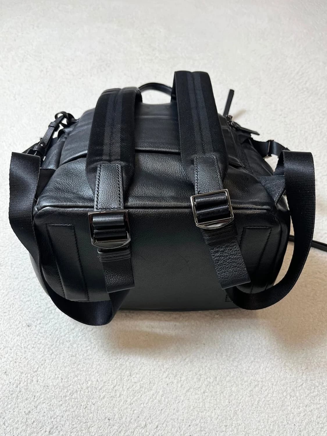 투미 Mezzanine Pat 미니 가죽 백팩 Q1236 상품이미지7