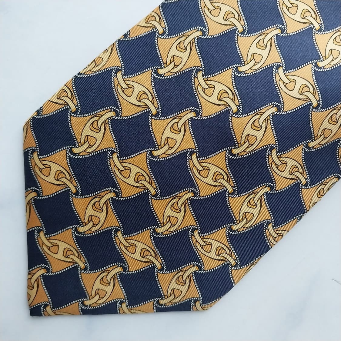 펜디 실크 네이비 체인 패턴 넥타이 9.9cm 새제품 K2511
 상품이미지5